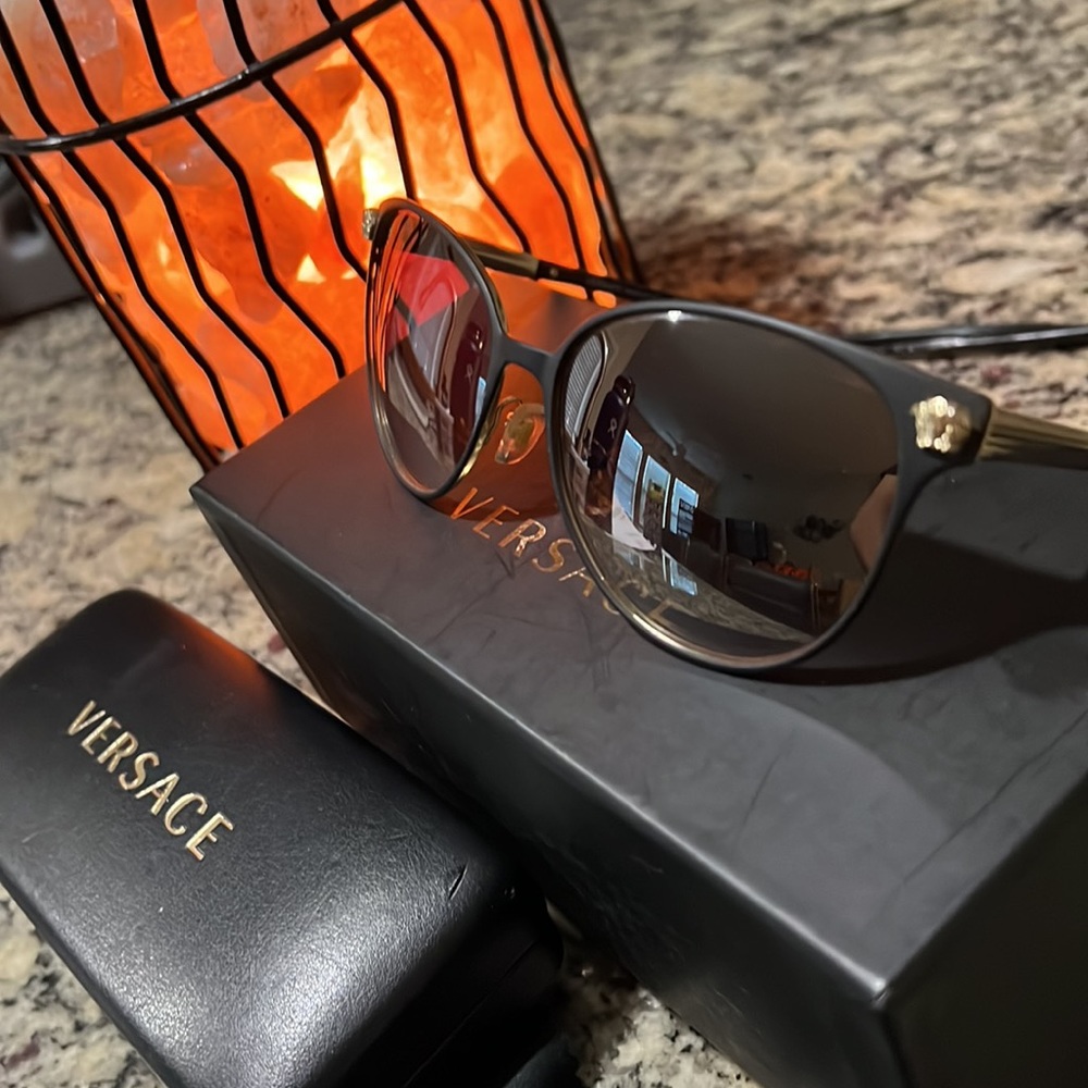 Versace sunglasses . No scratches - Picture 2 of 4